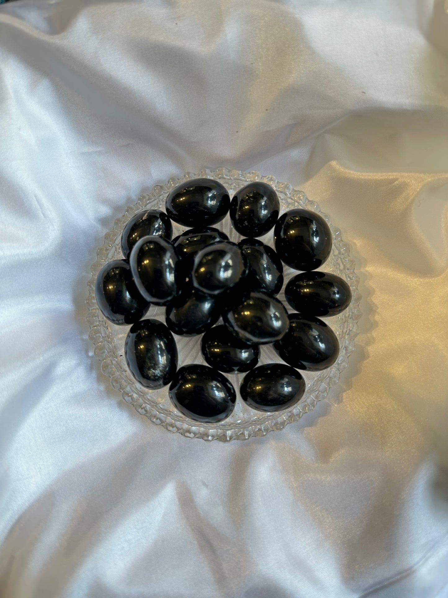 Black obsidian tumblestone