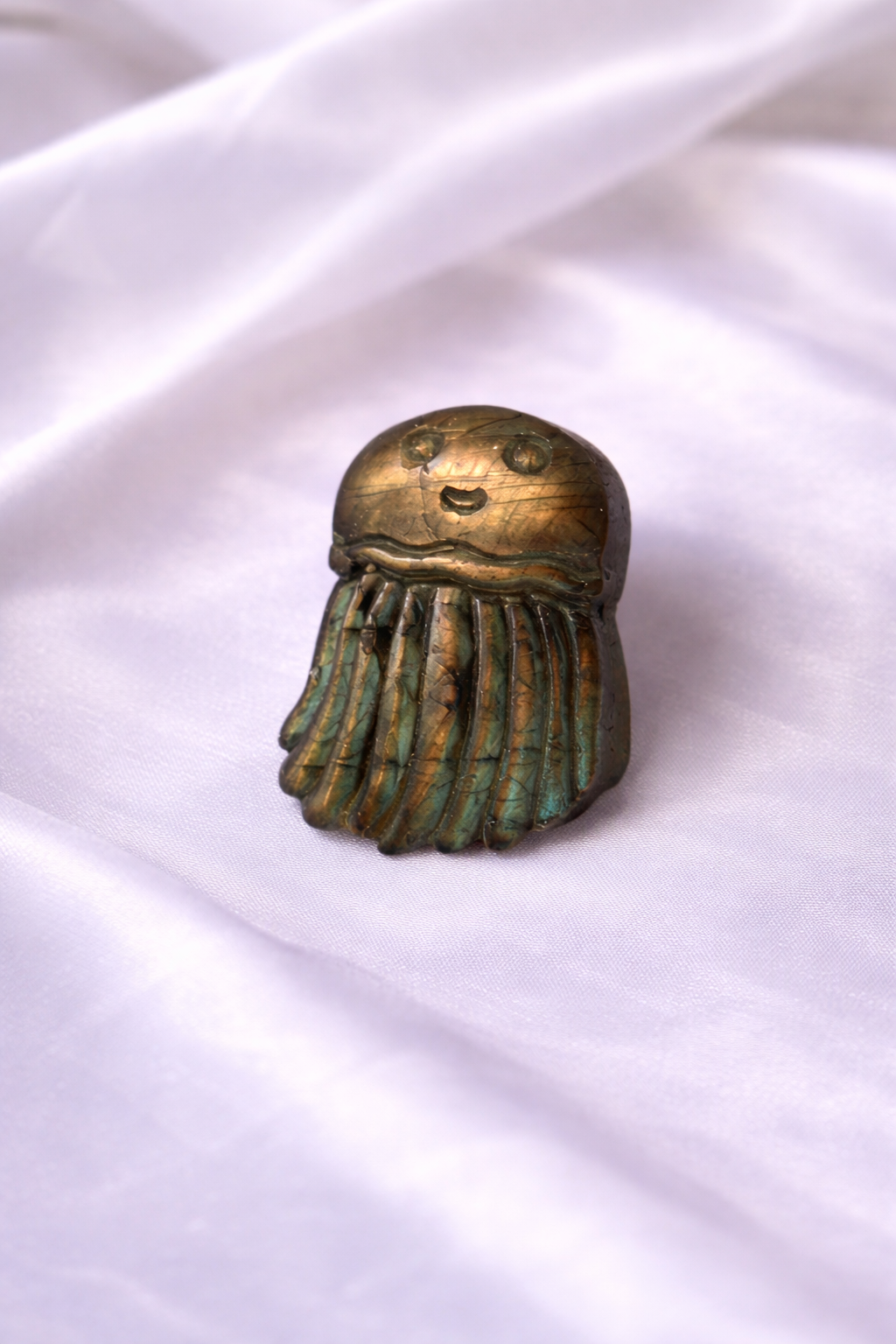 Labradorite jelly fish