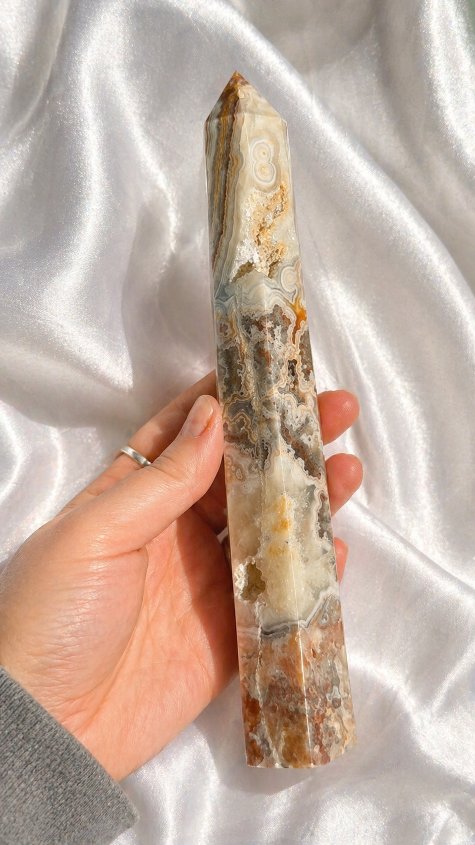 Large Mexican lace agate tower