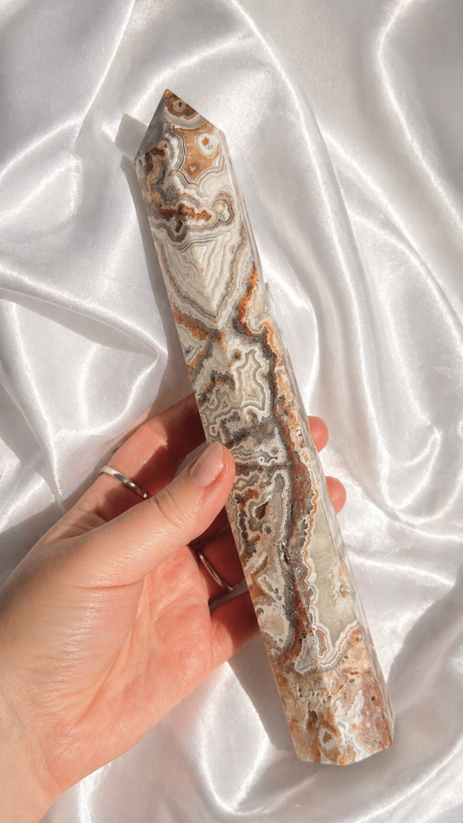 Large Mexican lace agate tower